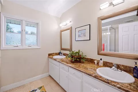 Bath - 1179 Lyndhurst, Riverside, CA 92507 photo 4 of 8