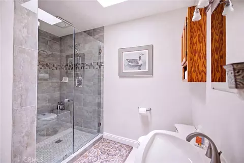 Bath - 1179 Lyndhurst, Riverside, CA 92507 photo 6 of 8