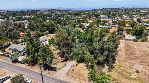 View/Area - 18666 Bert Rd, Riverside, CA 92508 photo 1 of 8