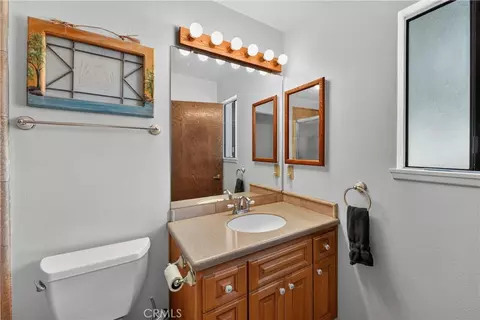 Bath - 18666 Bert Rd, Riverside, CA 92508 photo 1 of 4