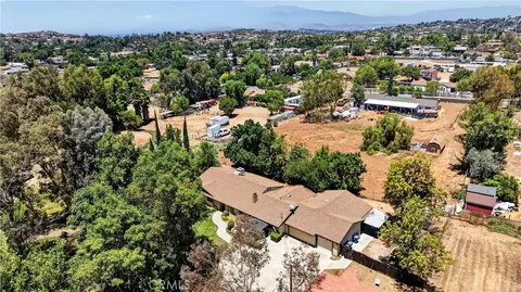 View/Area - 18666 Bert Rd, Riverside, CA 92508 photo 2 of 8