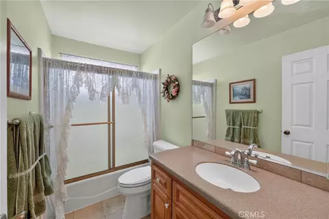 Bath - 18666 Bert Rd, Riverside, CA 92508 photo 3 of 4