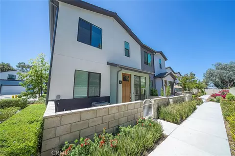 2775 W Pepper Tree #14, Anaheim, CA 92801