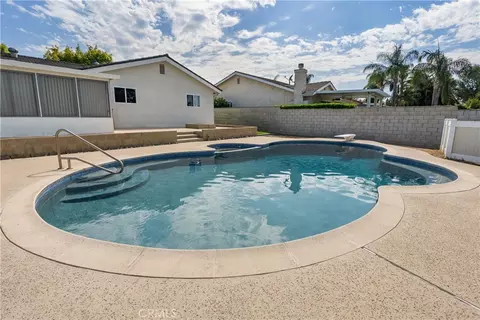 Exterior - 415 E Kendall St, Corona, CA 92879 photo 10 of 14