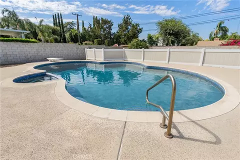 Exterior - 415 E Kendall St, Corona, CA 92879 photo 14 of 14
