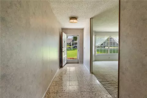 Entry Way - 415 E Kendall St, Corona, CA 92879 photo 3 of 4