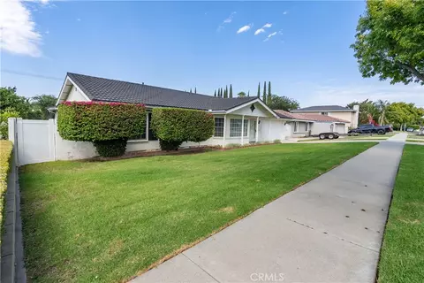 Exterior - 415 E Kendall St, Corona, CA 92879 photo 1 of 14