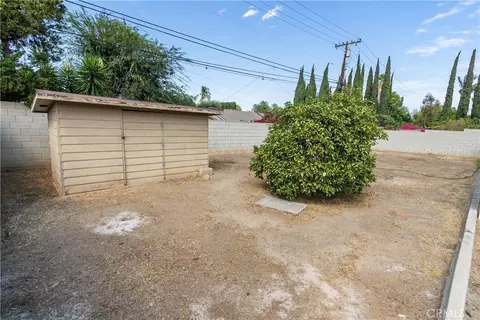 Exterior - 415 E Kendall St, Corona, CA 92879 photo 8 of 14