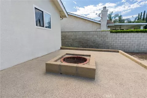 Exterior - 415 E Kendall St, Corona, CA 92879 photo 5 of 14