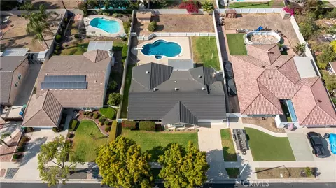 View/Area - 415 E Kendall St, Corona, CA 92879 photo 5 of 6