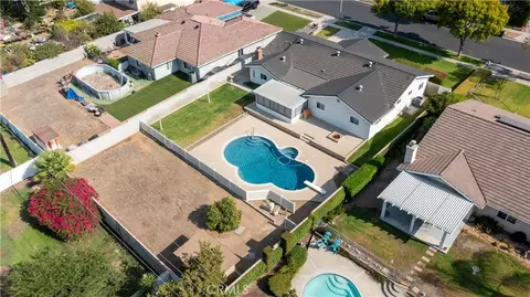 View/Area - 415 E Kendall St, Corona, CA 92879 photo 3 of 6