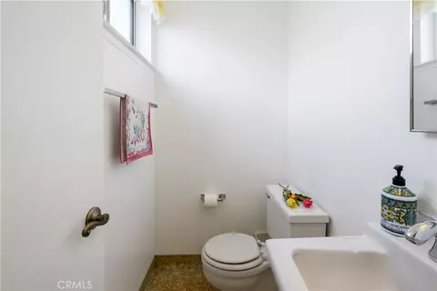 Bath - 415 E Kendall St, Corona, CA 92879 photo 1 of 4