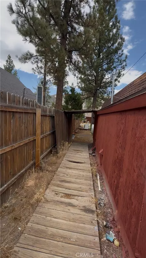 440 E Mdw, Big Bear City, CA 92314 photo 9