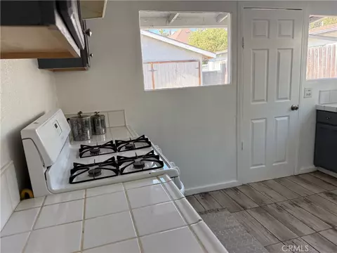 Kitchen - 805 Merrett Dr, Pasadena, CA 91104 photo 1 of 2