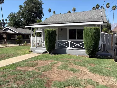 Exterior - 805 Merrett Dr, Pasadena, CA 91104 photo 1 of 2