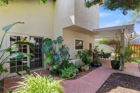 Exterior - 6717 Hunt Ct, Riverside, CA 92506 photo 9 of 12