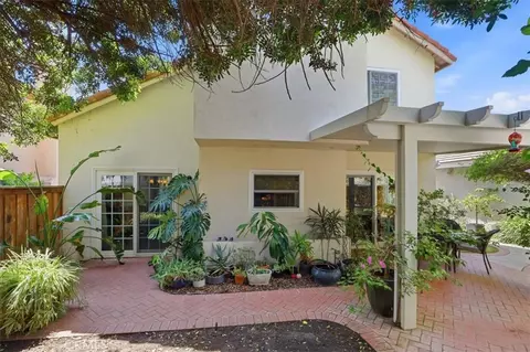 Exterior - 6717 Hunt Ct, Riverside, CA 92506 photo 7 of 12