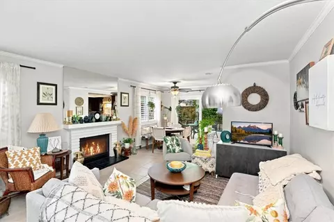 Living - 6717 Hunt Ct, Riverside, CA 92506 photo 7 of 9