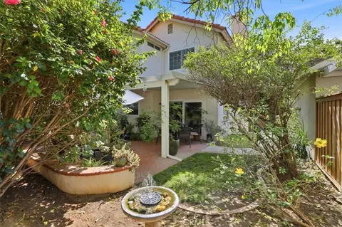 Exterior - 6717 Hunt Ct, Riverside, CA 92506 photo 8 of 12