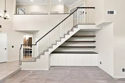 Living - 6717 Hunt Ct, Riverside, CA 92506 photo 3 of 9