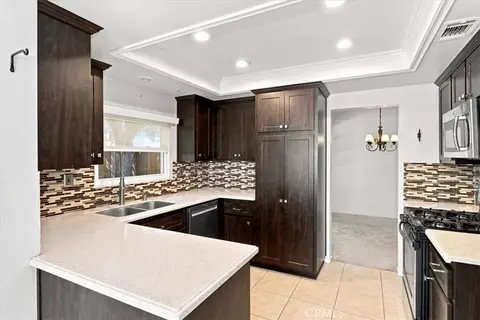 Kitchen - 6717 Hunt Ct, Riverside, CA 92506 photo 3 of 5