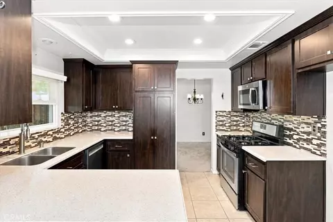 Kitchen - 6717 Hunt Ct, Riverside, CA 92506 photo 2 of 5