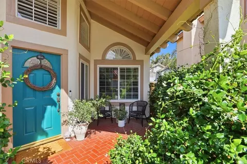 Exterior - 6717 Hunt Ct, Riverside, CA 92506 photo 5 of 12