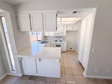 Kitchen - 2758 Alne, Hemet, CA 92545 photo 1 of 2