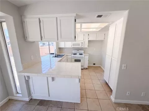2758 Alne, Hemet, CA 92545 photo 2