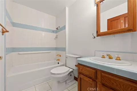 Bath - 17033 Andromeda, Riverside, CA 92504 photo 2 of 5