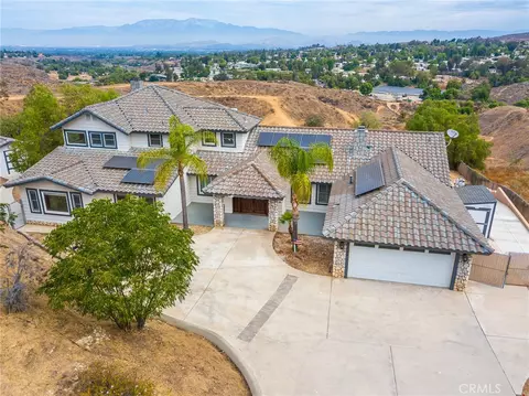 View/Area - 17033 Andromeda, Riverside, CA 92504 photo 1 of 8