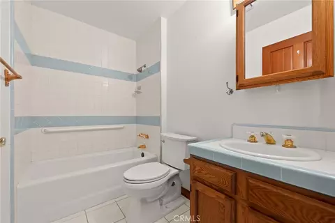 Bath - 17033 Andromeda, Riverside, CA 92504 photo 2 of 5