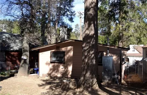 Exterior - 23747 Pioneer Camp Rd, Crestline, CA 92325 photo 4 of 7