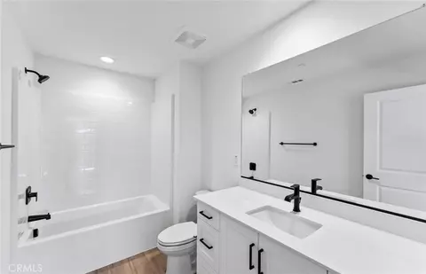Bath - 4246 E Flutter Privado, Ontario, CA 91761 photo 1 of 4