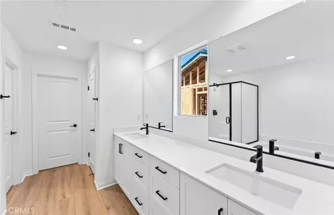 Bath - 4246 E Flutter Privado, Ontario, CA 91761 photo 2 of 4