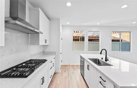Kitchen - 4246 E Flutter Privado, Ontario, CA 91761 photo 1 of 1