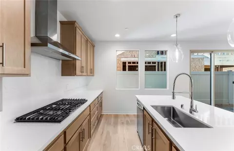 Kitchen - 4244 E Flutter Privado, Ontario, CA 91761 photo 2 of 2