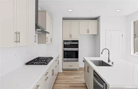Kitchen - 4234 E Flutter Privado, Ontario, CA 91761 photo 3 of 4
