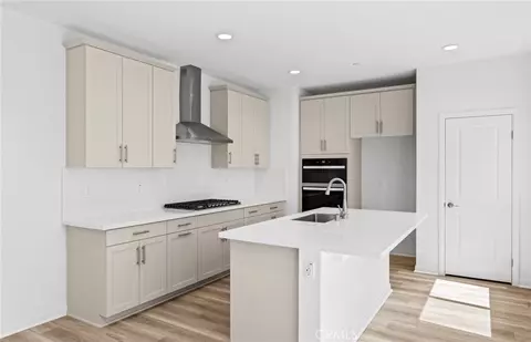 Kitchen - 4234 E Flutter Privado, Ontario, CA 91761 photo 2 of 4