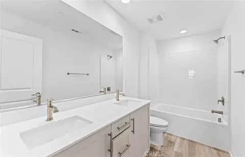 Bath - 4234 E Flutter Privado, Ontario, CA 91761 photo 3 of 3