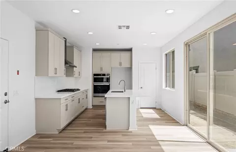 Kitchen - 4234 E Flutter Privado, Ontario, CA 91761 photo 1 of 4