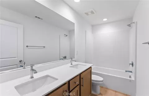 Bath - 4248 E Flutter Privado, Ontario, CA 91761 photo 3 of 3