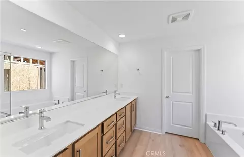 Bath - 4248 E Flutter Privado, Ontario, CA 91761 photo 1 of 3