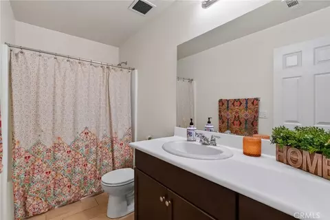 Bath - 3181 Quarry Dr, Riverside, CA 92509 photo 1 of 2