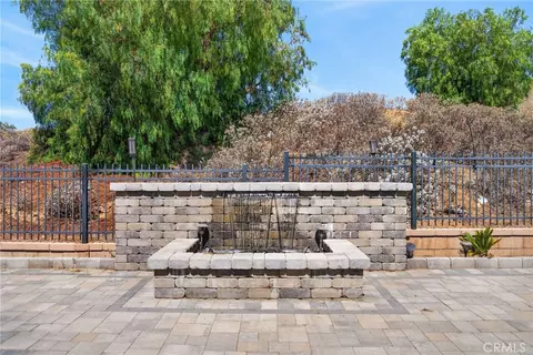 Exterior - 3181 Quarry Dr, Riverside, CA 92509 photo 5 of 11