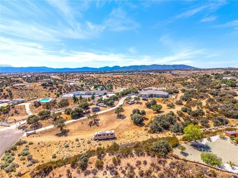 View/Area - 10505 Canyon, Oak Hills, CA 92344 photo 14 of 19