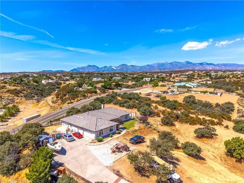 View/Area - 10505 Canyon, Oak Hills, CA 92344 photo 4 of 19
