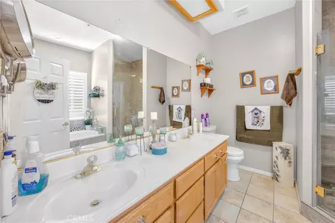 Bath - 10505 Canyon, Oak Hills, CA 92344 photo 2 of 3