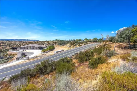 View/Area - 10505 Canyon, Oak Hills, CA 92344 photo 3 of 19