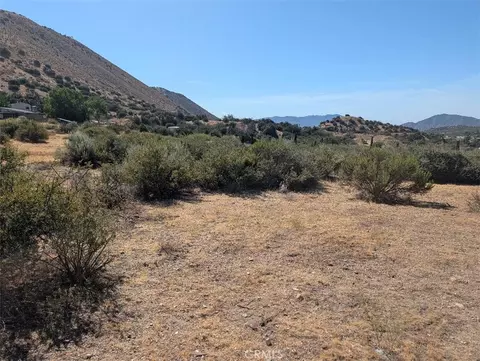 12 Paramount, Phelan, CA 92371